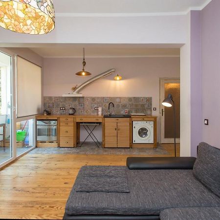 Colorful 2Bdr Apartment In The City Center โซเฟีย ภายนอก รูปภาพ