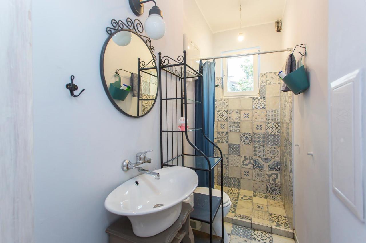 Colorful 2Bdr Apartment In The City Center โซเฟีย ภายนอก รูปภาพ