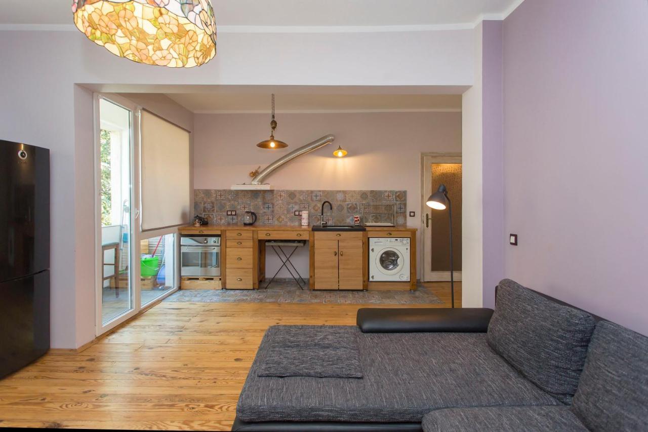 Colorful 2Bdr Apartment In The City Center โซเฟีย ภายนอก รูปภาพ