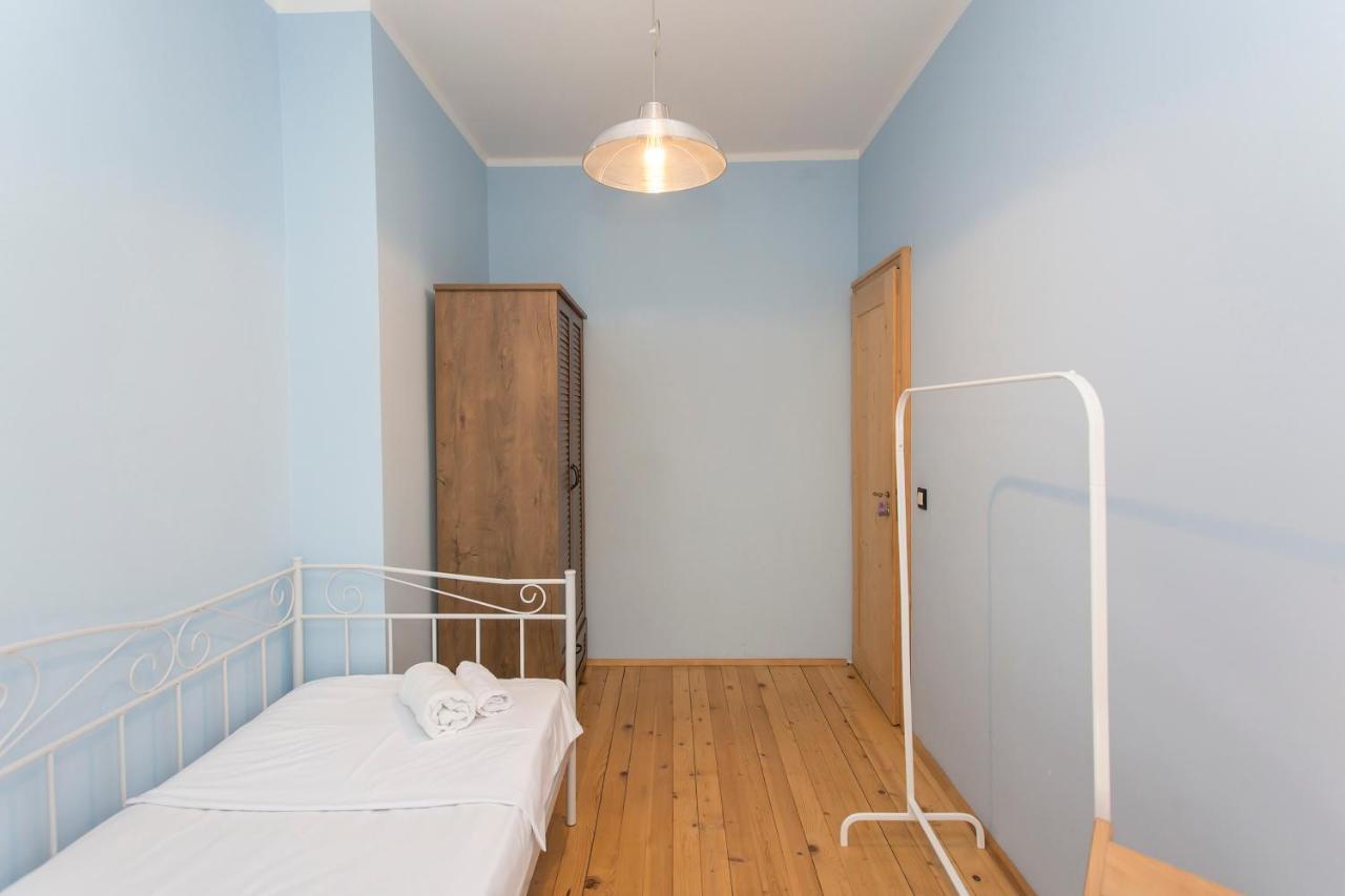 Colorful 2Bdr Apartment In The City Center โซเฟีย ภายนอก รูปภาพ
